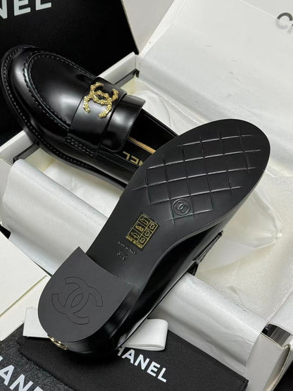 CC LOAFER BLACK CALFSKIN WITH META LOGO