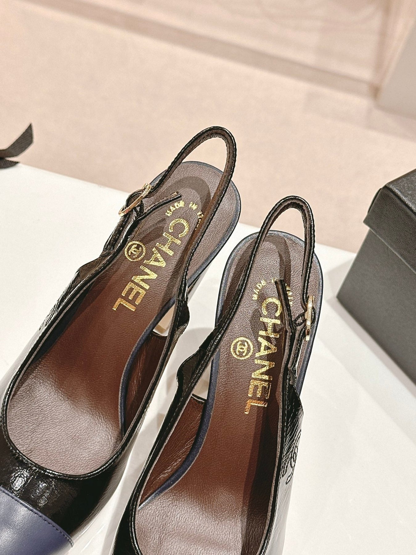 HIGH SLINGBACKS BLACK MIX VIOLET SHEEPSKIN