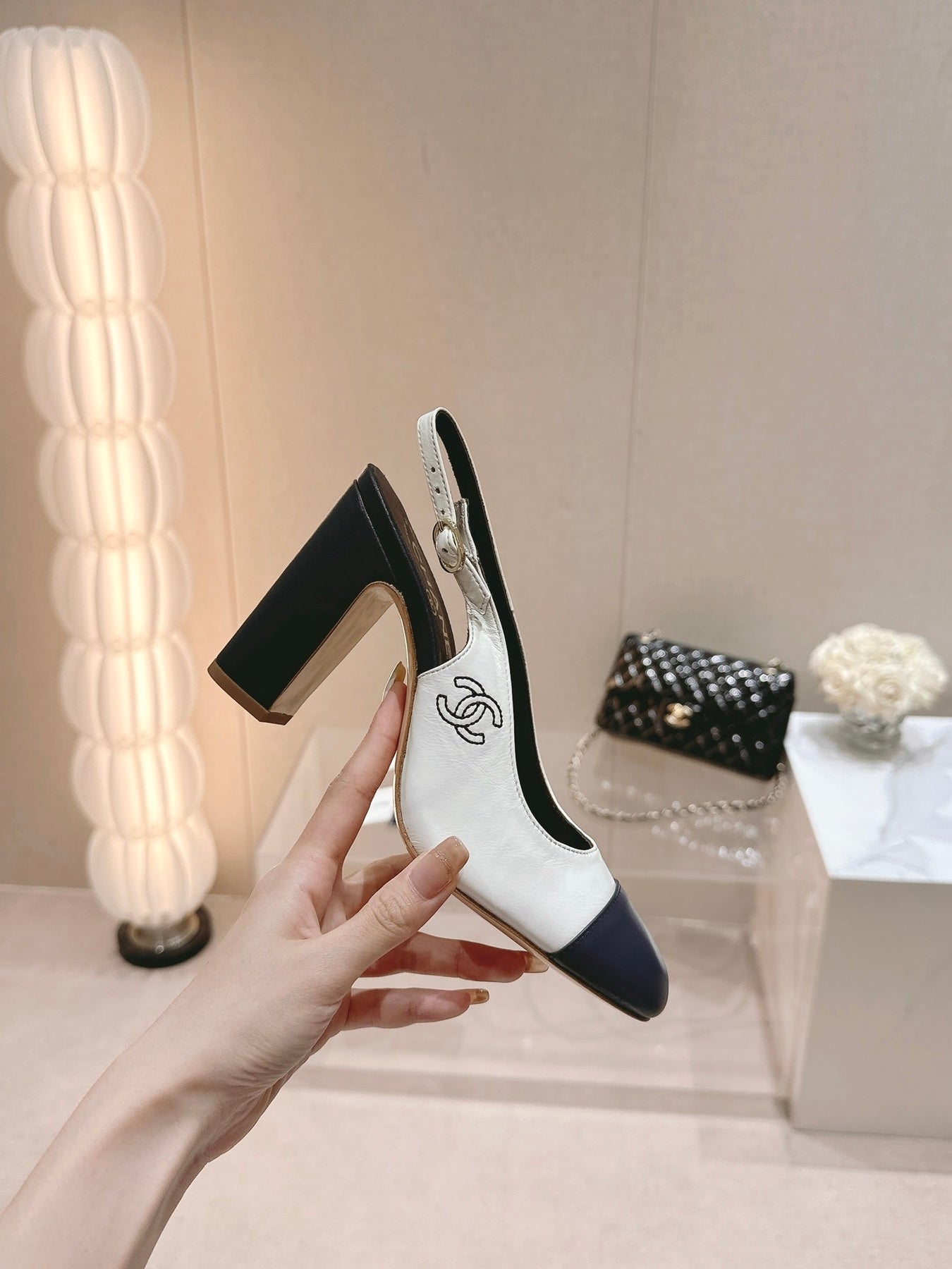 HIGH SLINGBACKS WHITE MIX BLACK SHEEPSKIN