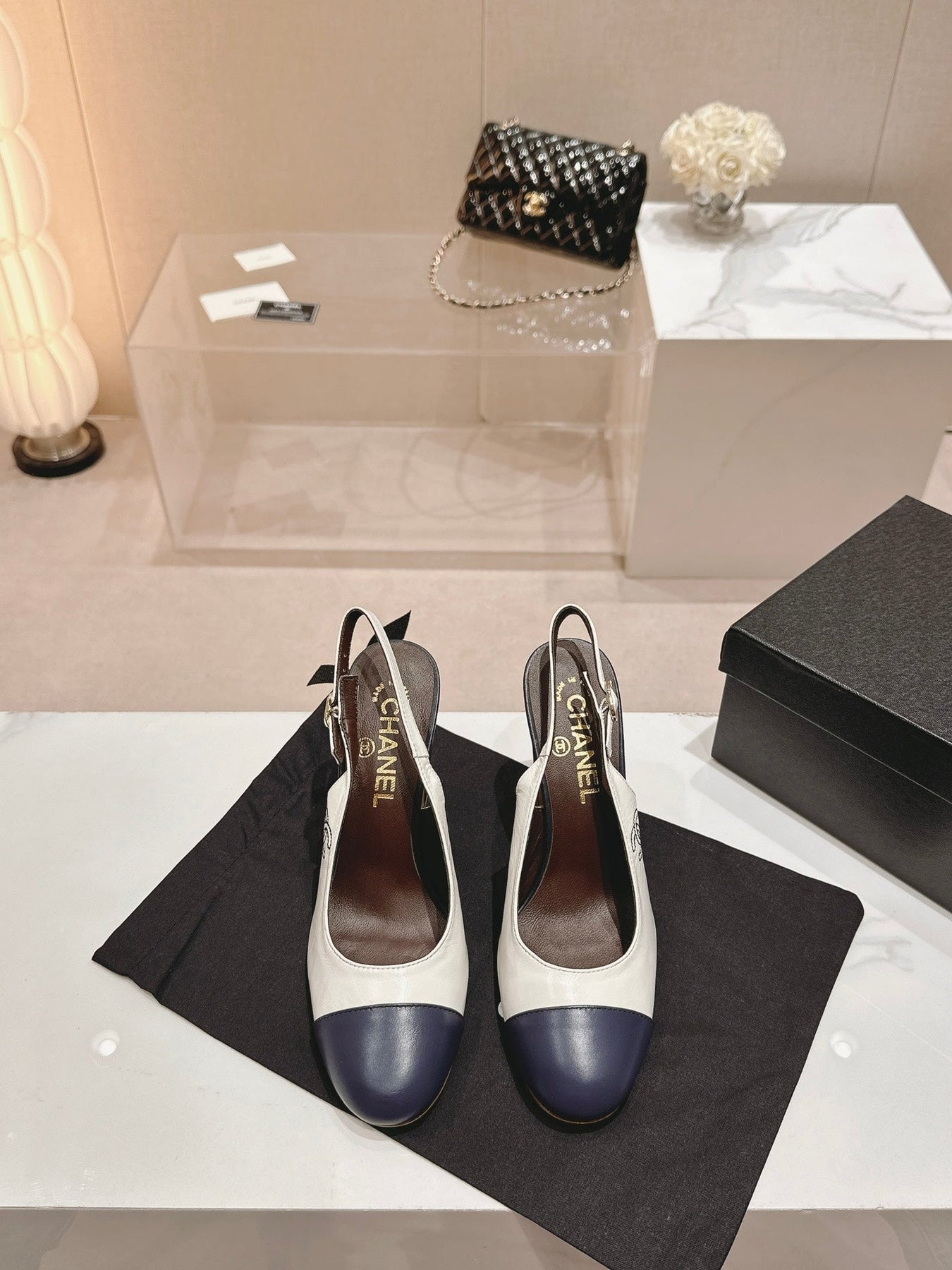 HIGH SLINGBACKS WHITE MIX BLACK SHEEPSKIN