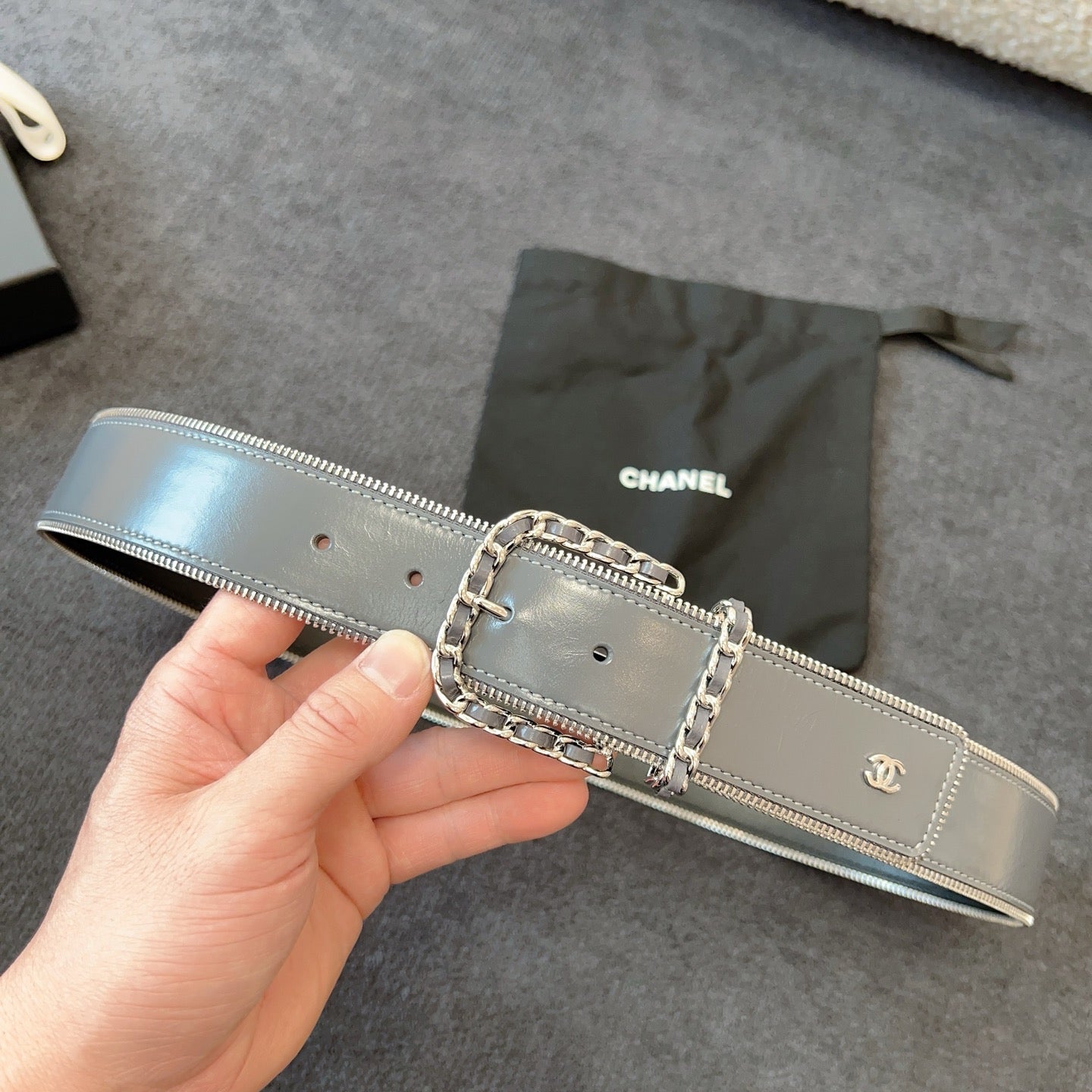 BELT 40MM IN GRAY CALFSKIN WITH INTERWOVEN CHAIN BUCKLE ZIPPER IN TRIM SILVER HARDWARE
