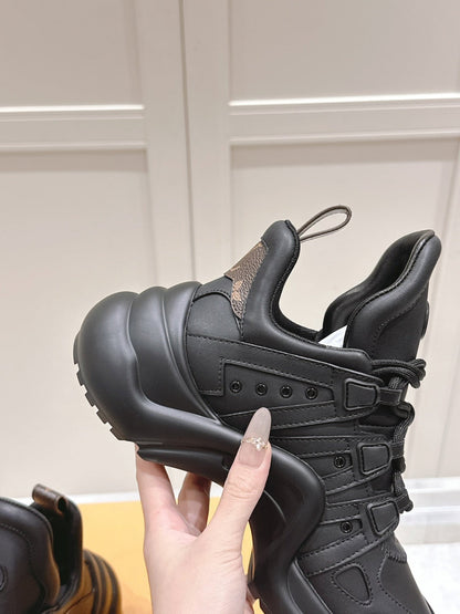 LV BARRACUDA SNEAKER IN BLACK CALFSKIN