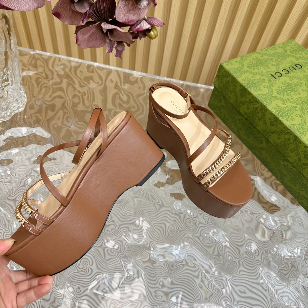 GG PLATFORM SANDAL CARAMEL CALFSKIN WITH CHAINS