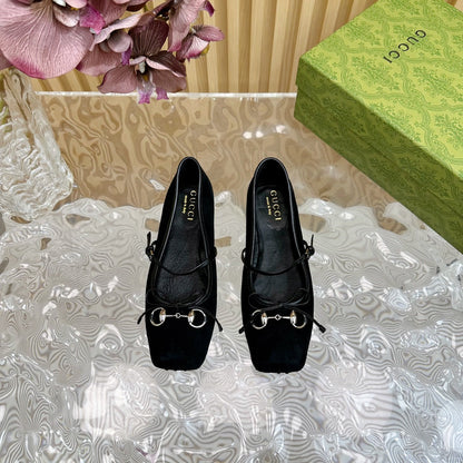 BALLET FLAT IN BLACK SUEDE WITH SILVER HARDWARE
