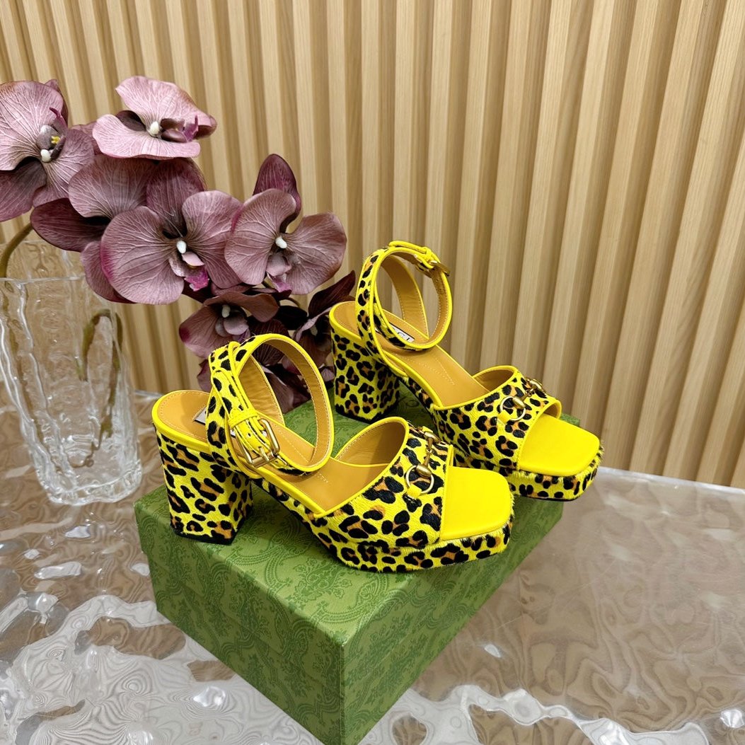 HORSEBIT HIGH-HEEL SANDAL WITH LEOPARD PRINT IN BRIGHT YELLOW VELVET AND CALFSKIN LINING