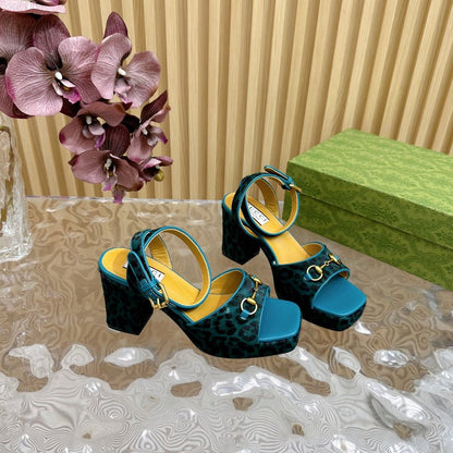 HORSEBIT HIGH-HEEL SANDAL WITH LEOPARD PRINT IN TURQUOISE VELVET AND CALFSKIN LINING