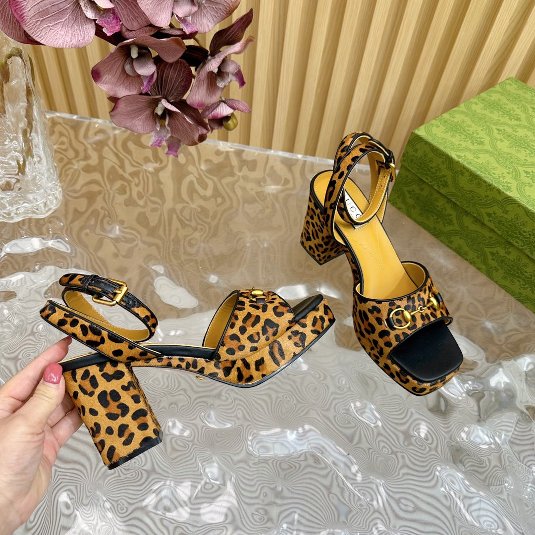 HORSEBIT HIGH-HEEL SANDAL WITH LEOPARD PRINT IN PEANUT BROWN VELVET AND CALFSKIN LINING