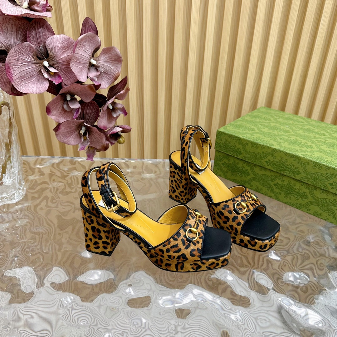 HORSEBIT HIGH-HEEL SANDAL WITH LEOPARD PRINT IN PEANUT BROWN VELVET AND CALFSKIN LINING