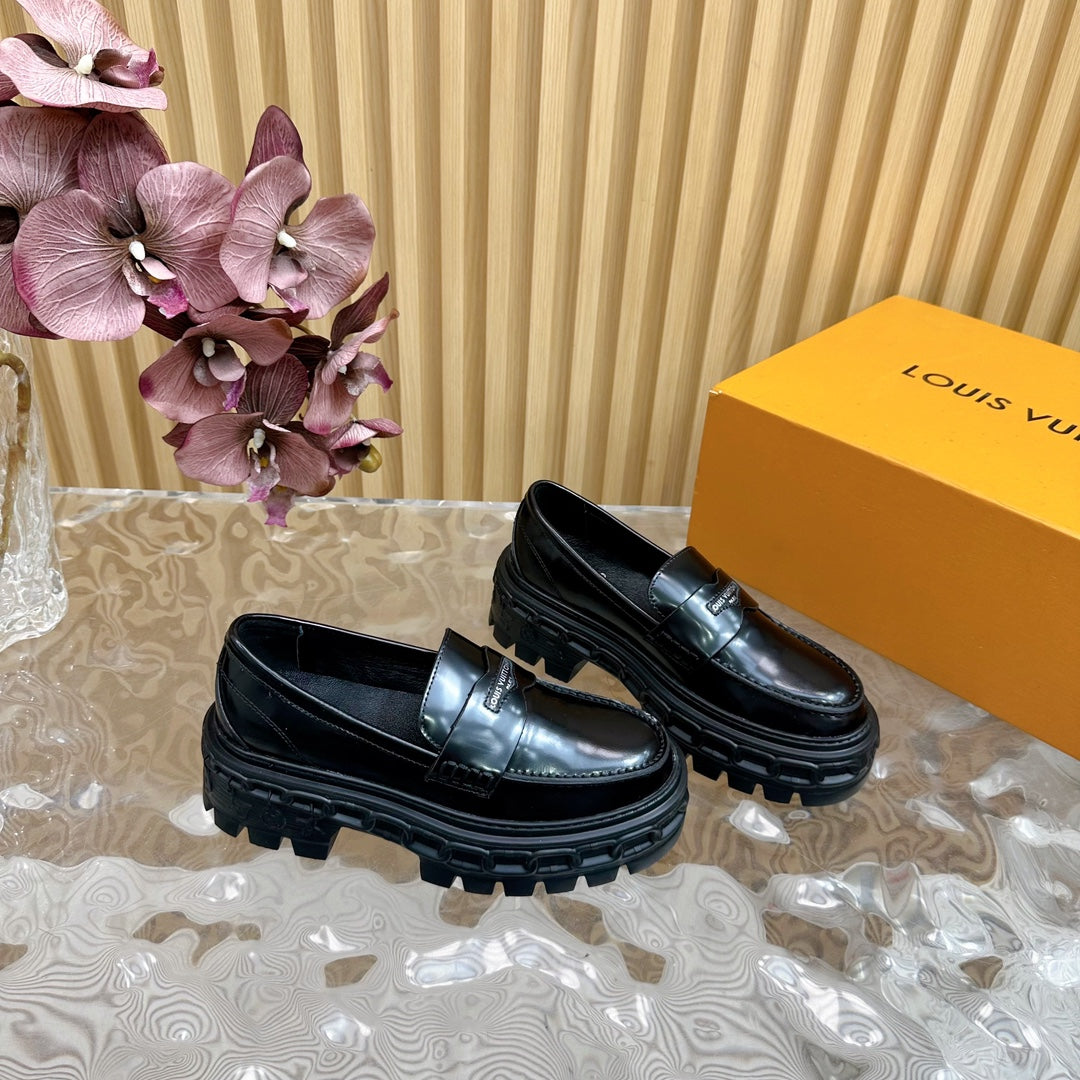 LV RECORD LOAFERS IN BLACK GLOSSY CALFSKIN
