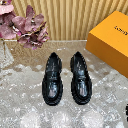 LV RECORD LOAFERS IN BLACK GLOSSY CALFSKIN