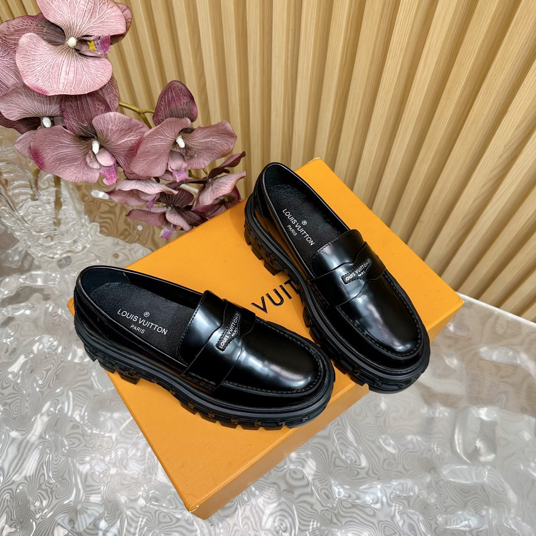 LV RECORD LOAFERS IN BLACK GLOSSY CALFSKIN