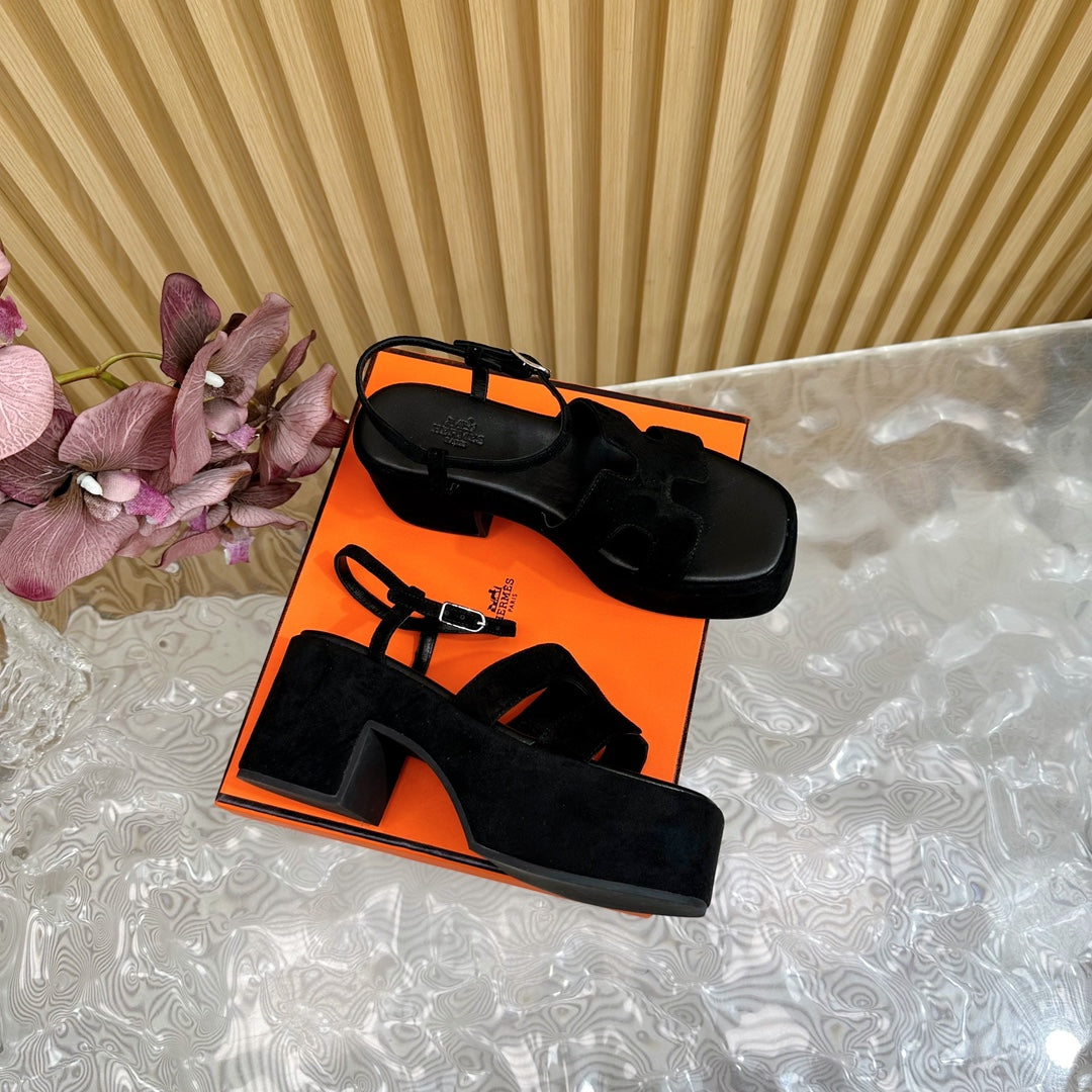 JAM 30 SANDAL IN BLACK VELVET