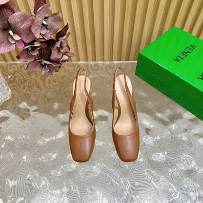 KNOT PUMP 9 CM IN BRONZE BROWN CALFSKIN WITH GOLD FINISHED METAL HEEL