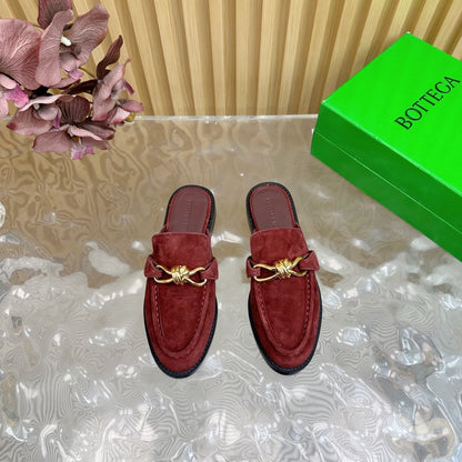 OPEN-BACK LOAFER REALISED IN GARNET RED SUEDE WITH SIGNATURE METALLIC KNOT DETAIL