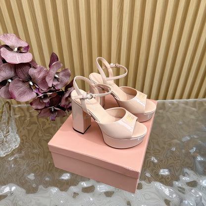 PLATFORM HEELS IN LADY PINK PATENT CALFSKIN GOLD LOGO IN STRAP
