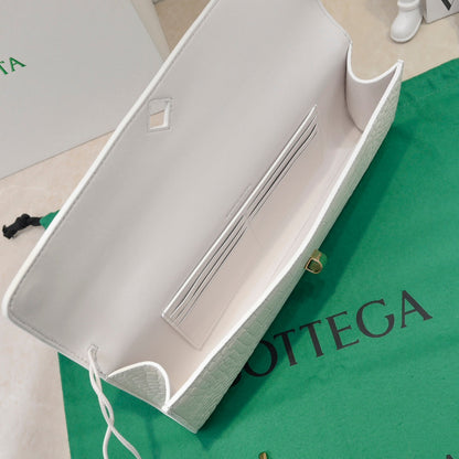 BV Long Clutch Andiamo 31 White Crocodile Calfskin Ghw