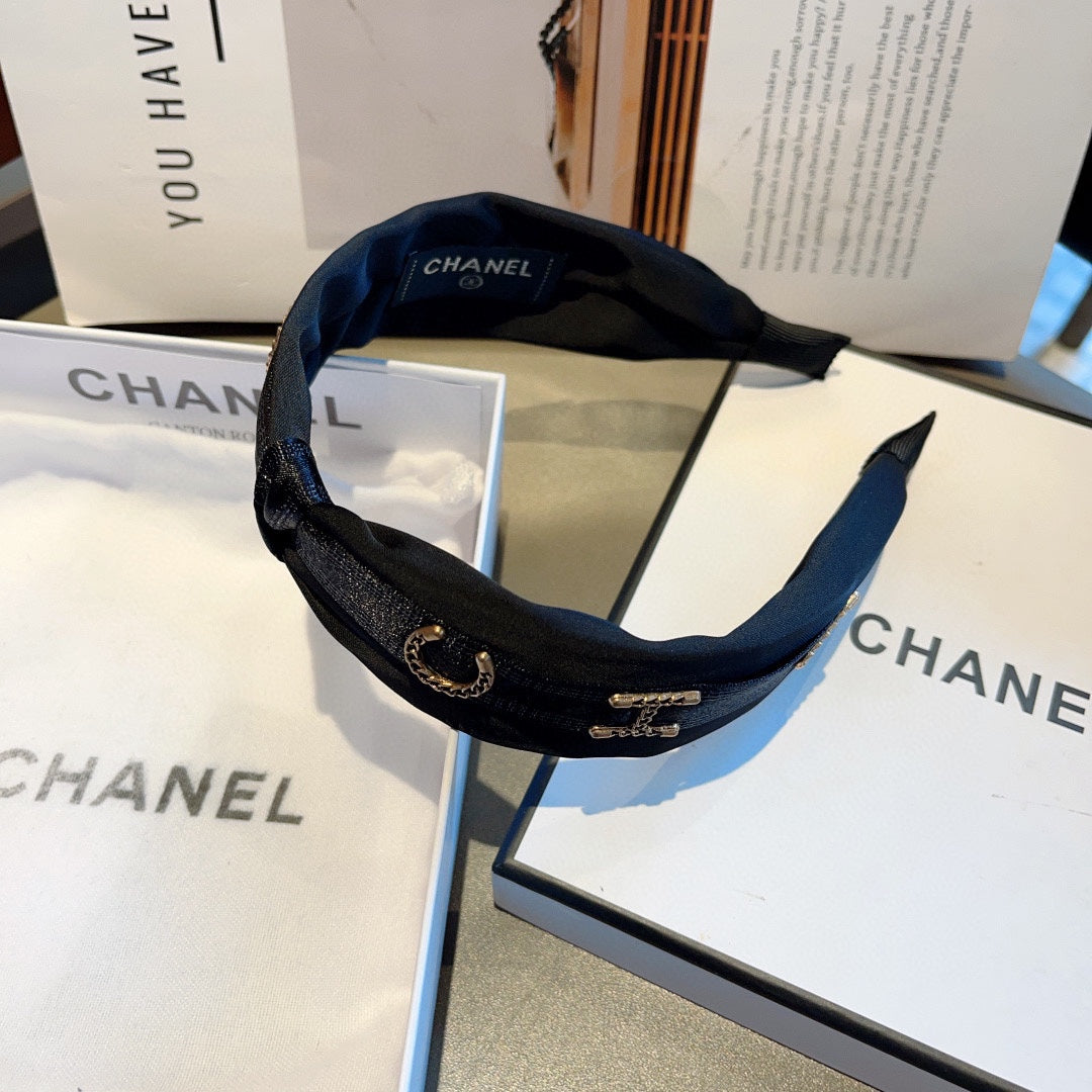 BLACK SILK HAIRBAND WITH GOLD LOGO 412441