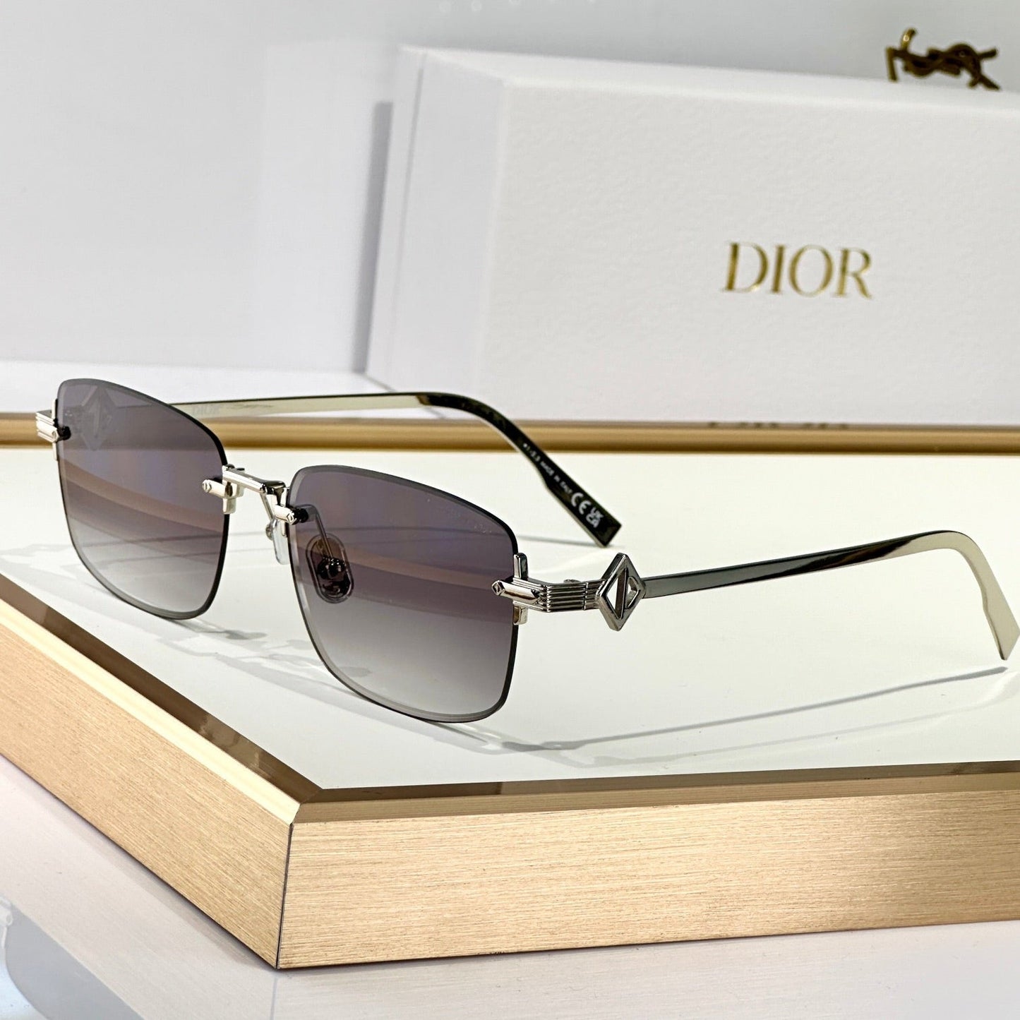 MONTAIGNE SUNGLASS CD DIAMOND S11U IN METAL