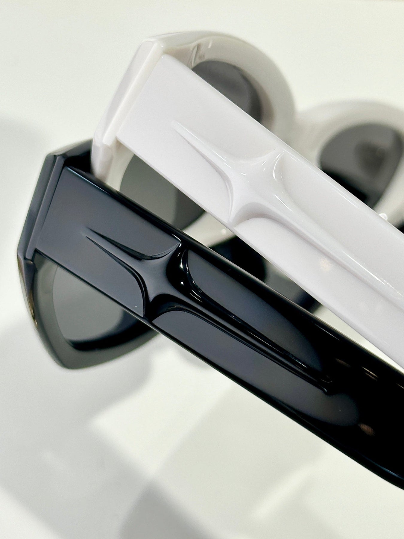 CAT EYE SUNGLASSES SMU52WS IN ACETATE