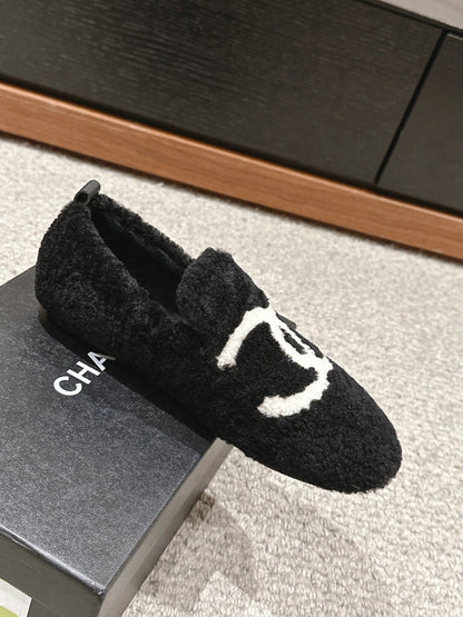 CC LOAFERS IN BLACK FLEECE WITH WHITE LOGO
