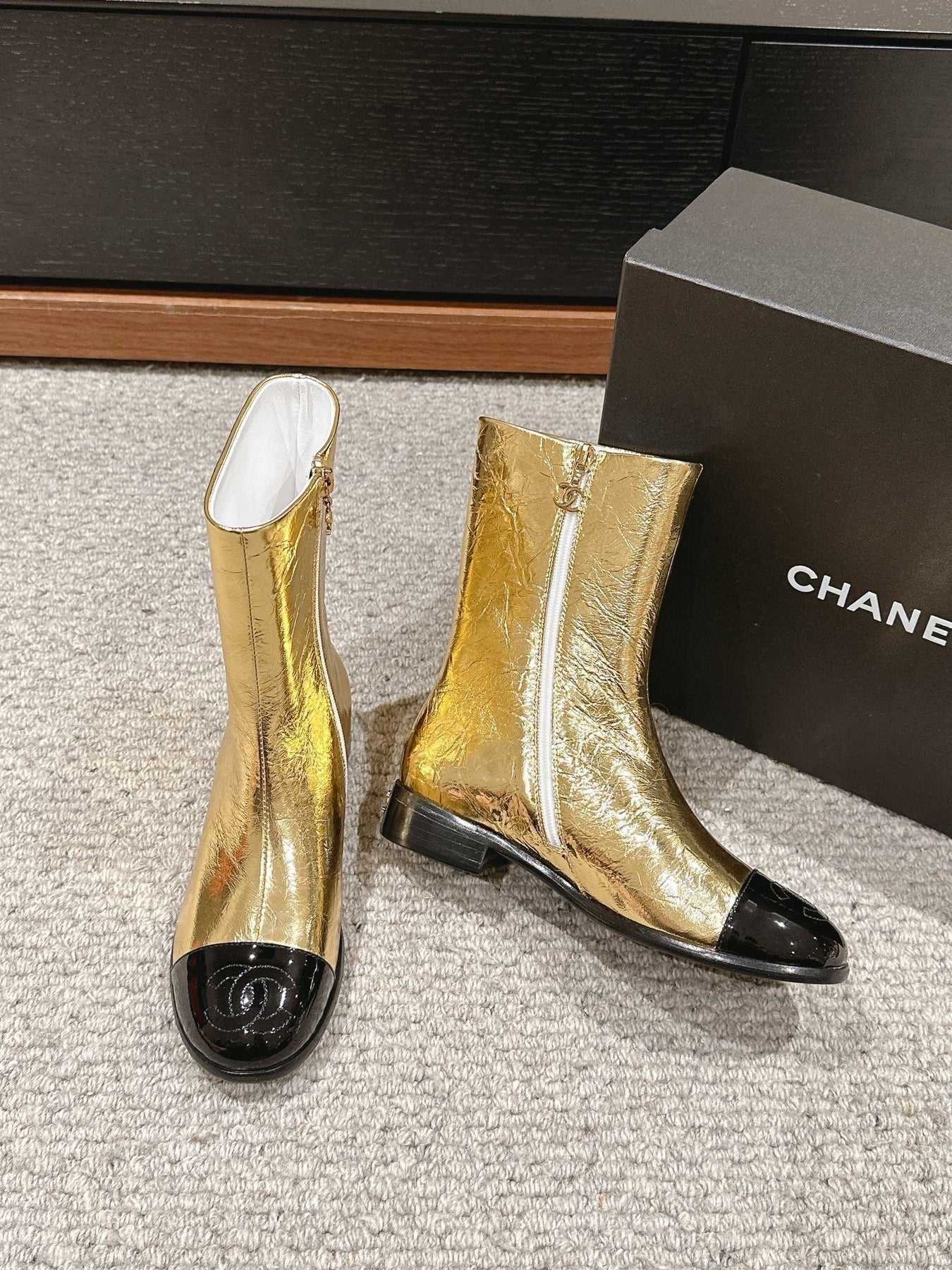 CC SHORT BOOTS IN GOLDEN MIX BLACK LAMBSKIN