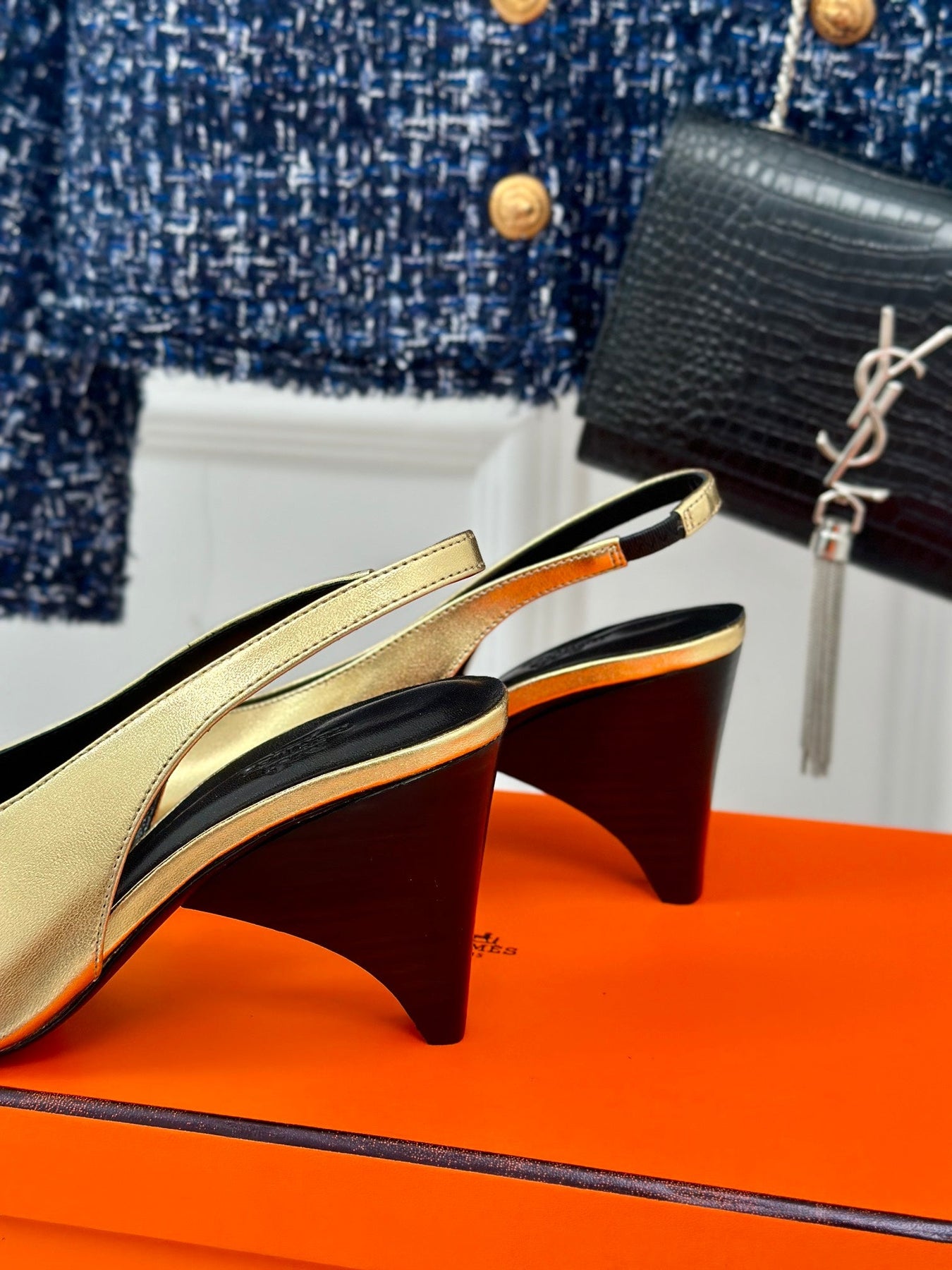 HIGH HEEL 75 MM POINTED- TOE SANDAL IN GOLD CALFSKIN
