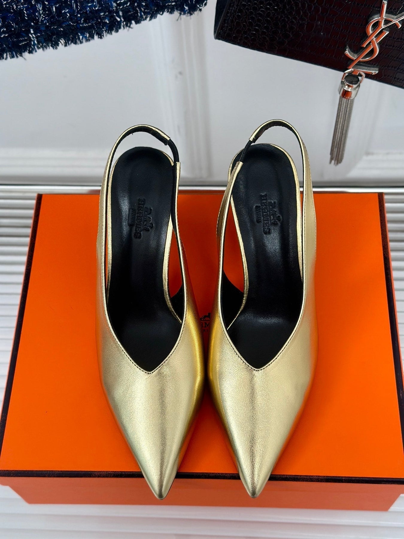 HIGH HEEL 75 MM POINTED- TOE SANDAL IN GOLD CALFSKIN