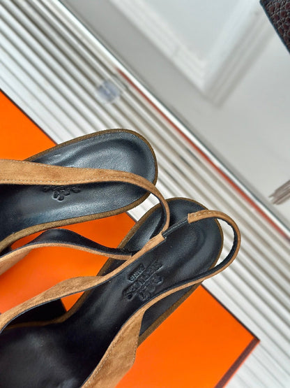 HIGH HEEL 75 MM POINTED- TOE SANDAL IN CIDER BROWN SUEDE