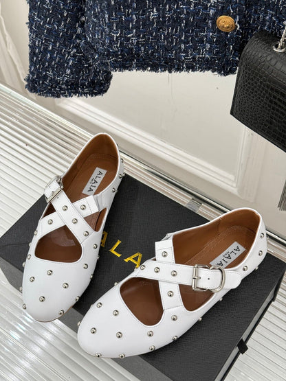 CROSSED STRAP BALLET FLATS IN WHITE CALFSKIN