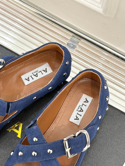 CROSSED STRAP BALLET FLATS IN NAVY BLUE SUEDE