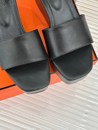 ILLUSION 35 SANDAL IN BLACK CALFSKIN