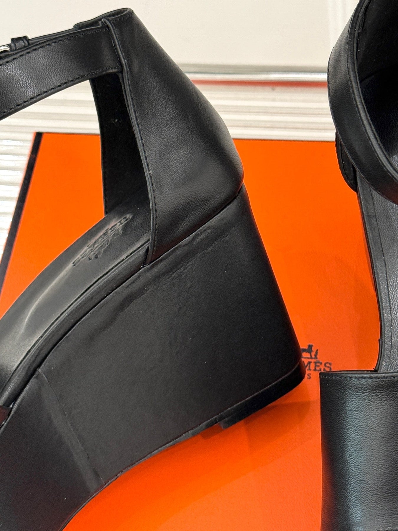 ILLUSION 35 SANDAL IN BLACK CALFSKIN