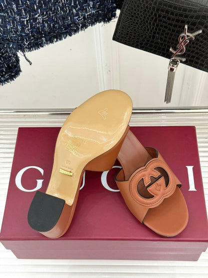 MID-HEEL MULE IN RUST BROWN CALFSKIN