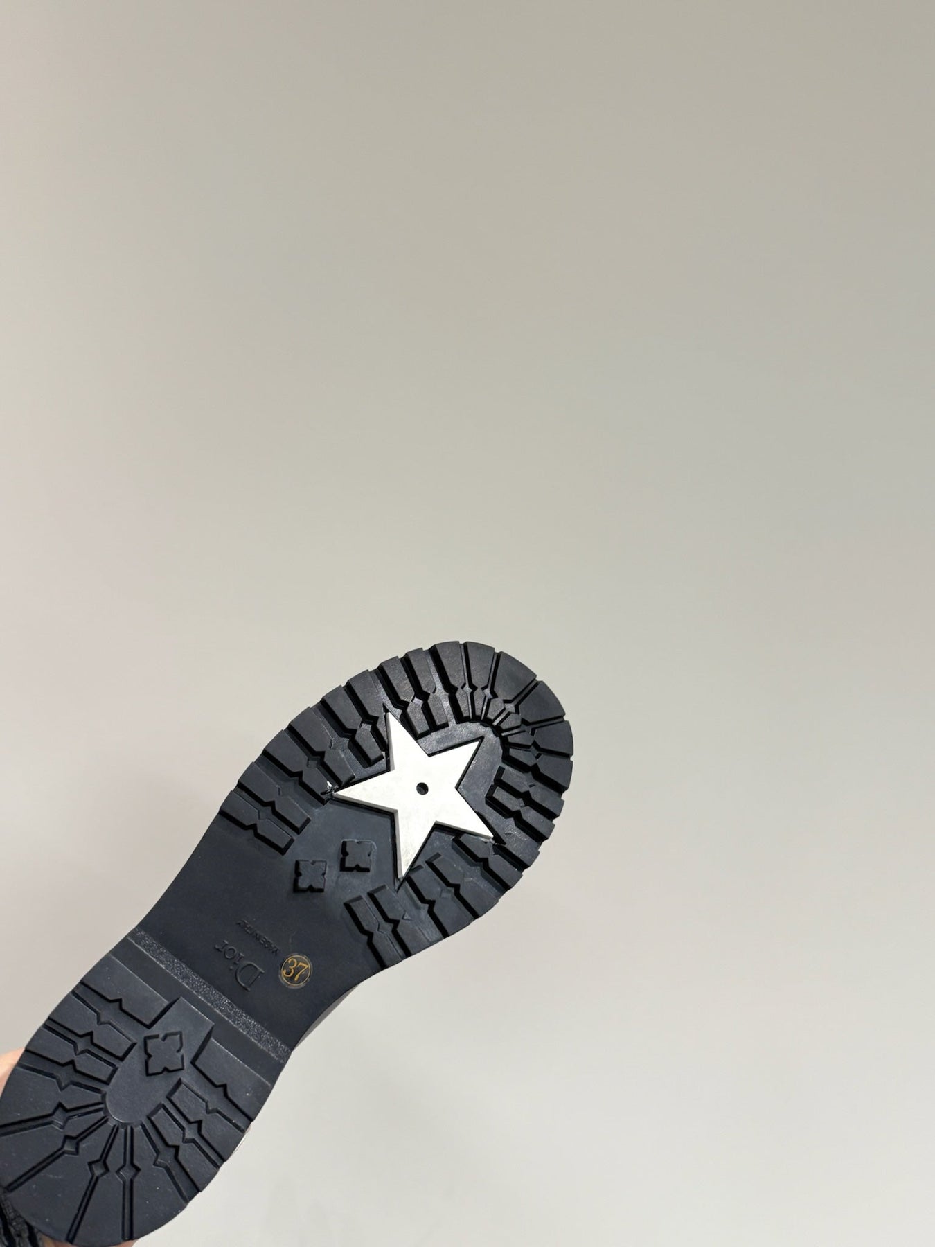 D-TOWN BOOTS IN BLACK CALFSKIN