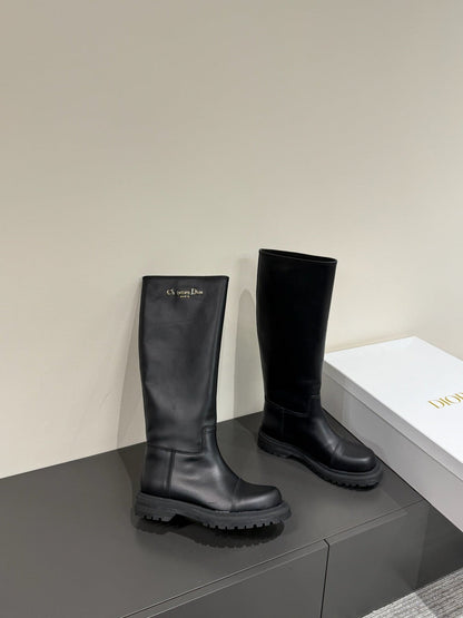 D-TOWN BOOTS IN BLACK CALFSKIN