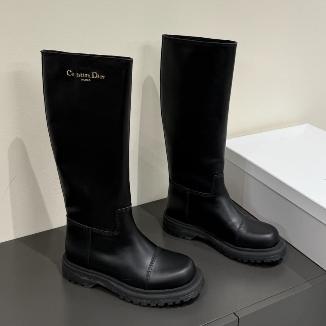 D-TOWN BOOTS IN BLACK CALFSKIN