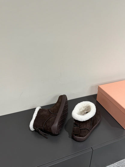 ANKLE BOOTS IN DARK CHOCOLATE SUEDE AND FLEECE LINING