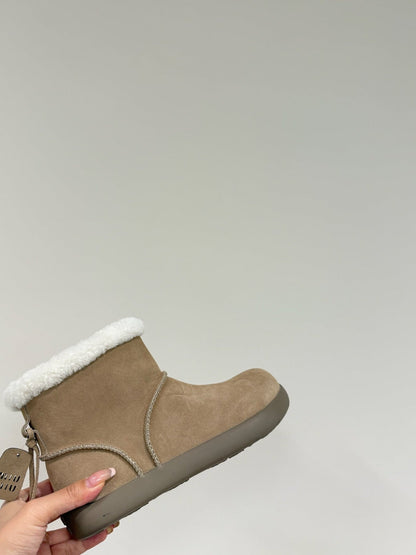 ANKLE BOOTS IN DESERT BROWN SUEDE AND FLEECE LINING