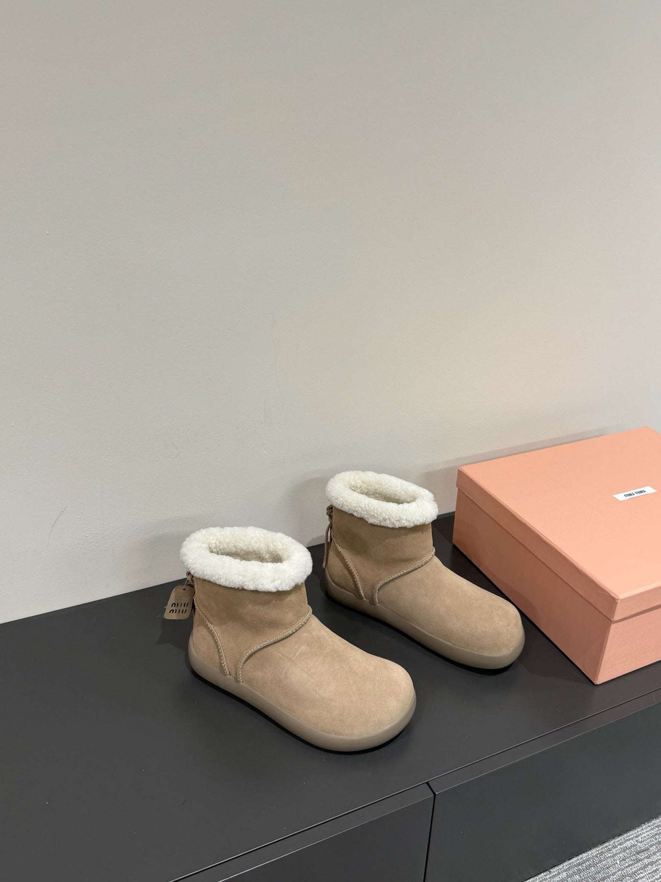 ANKLE BOOTS IN DESERT BROWN SUEDE AND FLEECE LINING