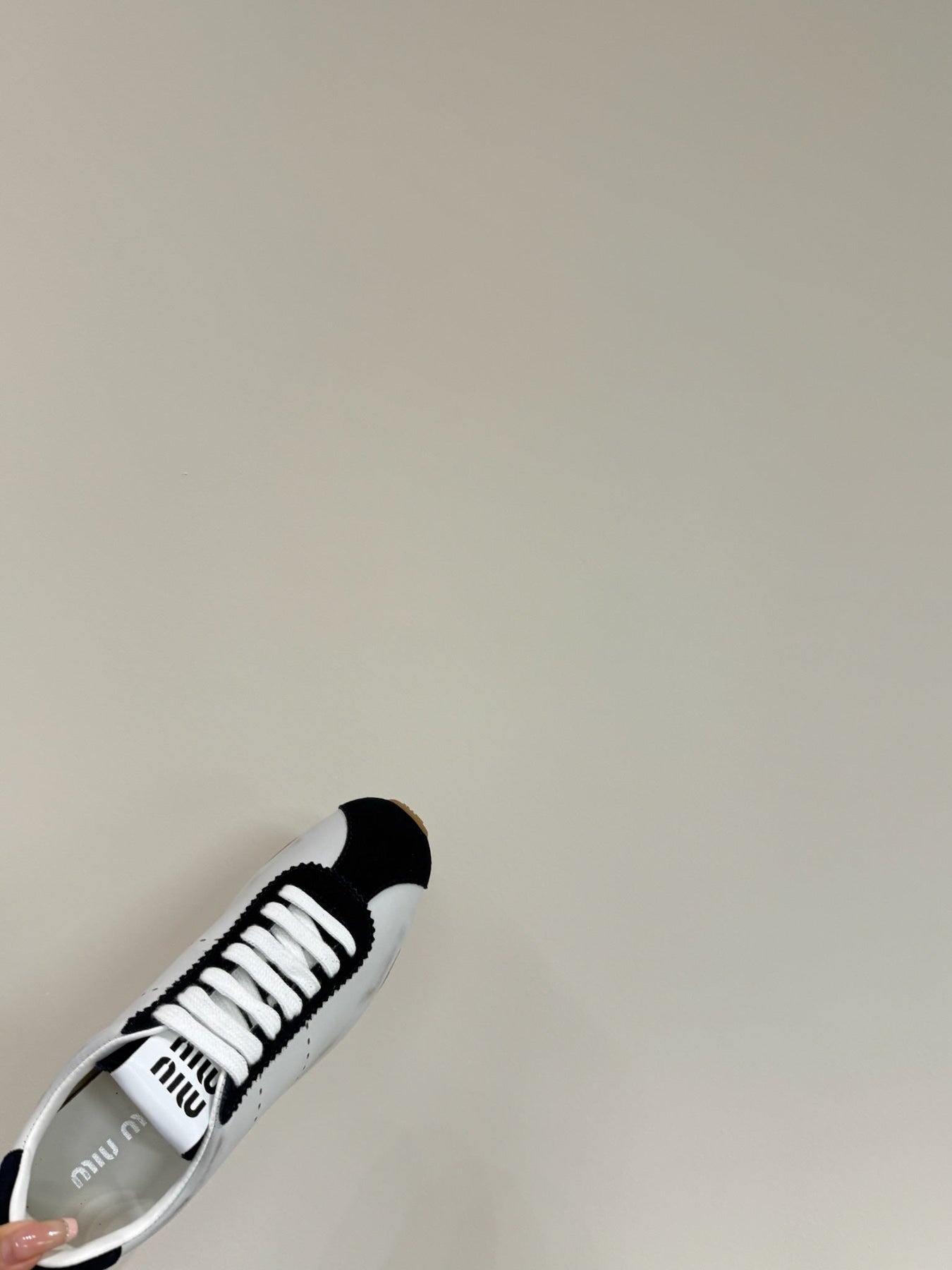 PLUME SNEAKERS IN WHITE NAPPA LAMBSKIN AND NAVY SUEDE