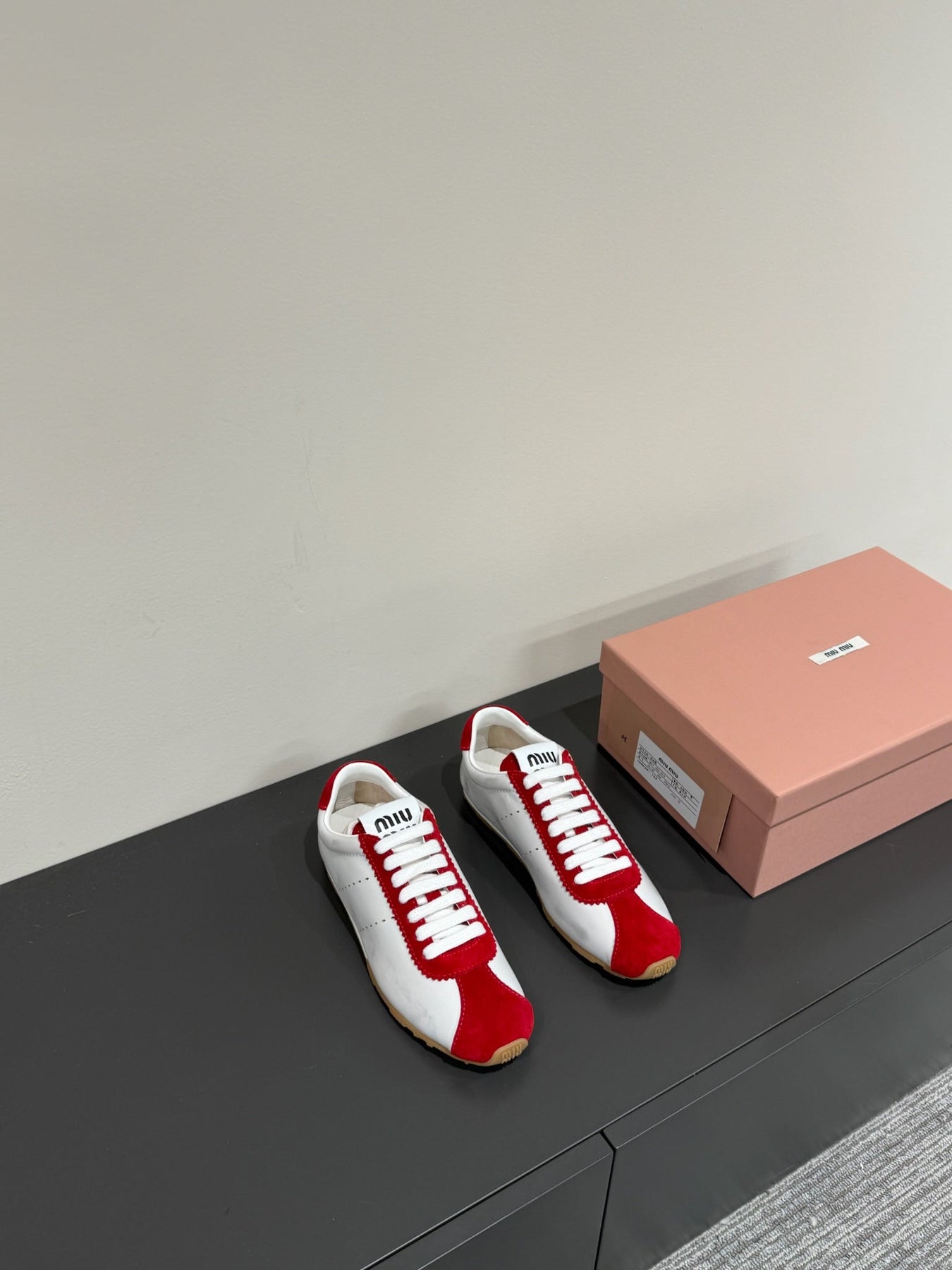 PLUME SNEAKERS IN WHITE NAPPA LAMBSKIN AND RED SUEDE