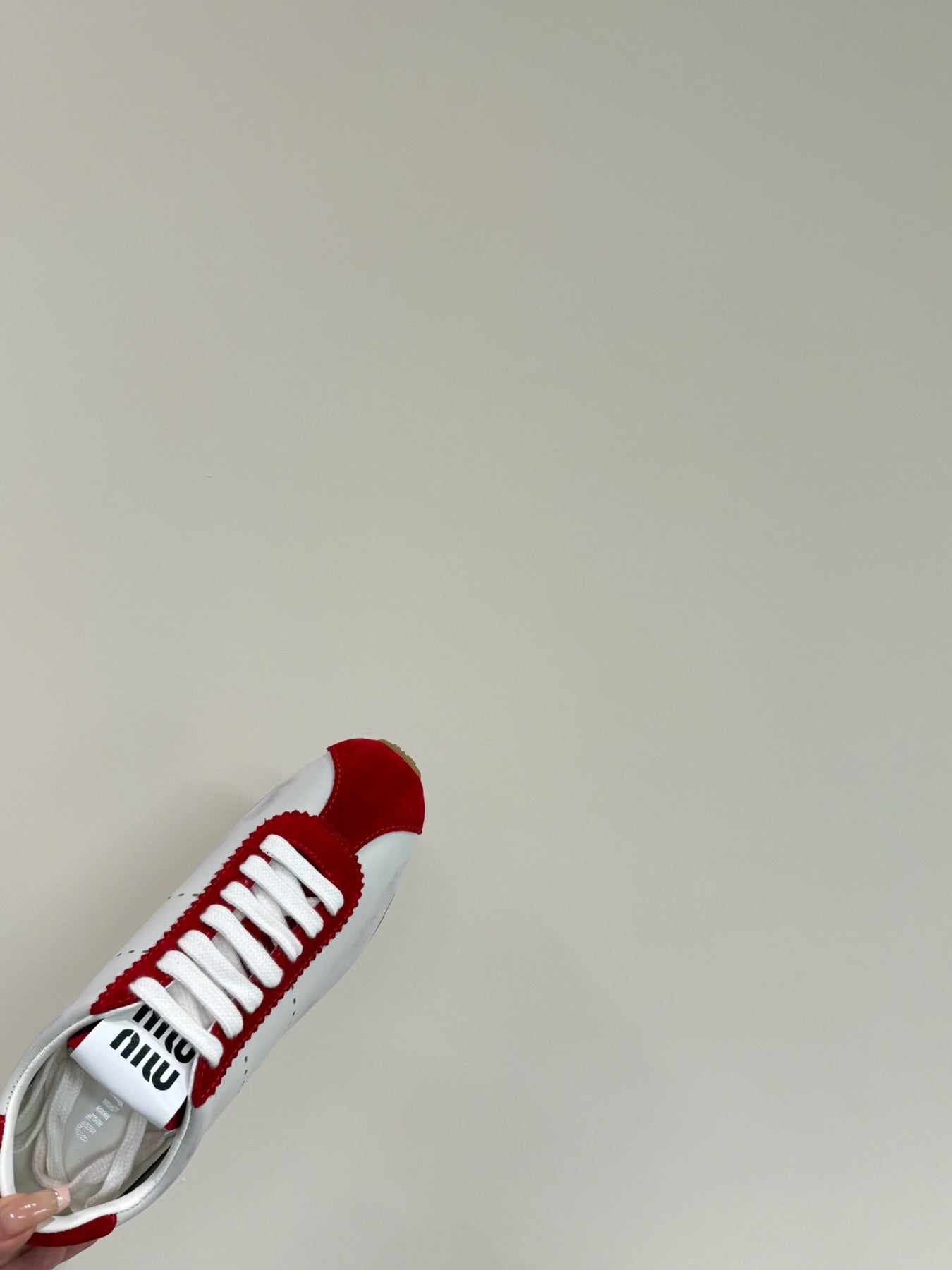 PLUME SNEAKERS IN WHITE NAPPA LAMBSKIN AND RED SUEDE