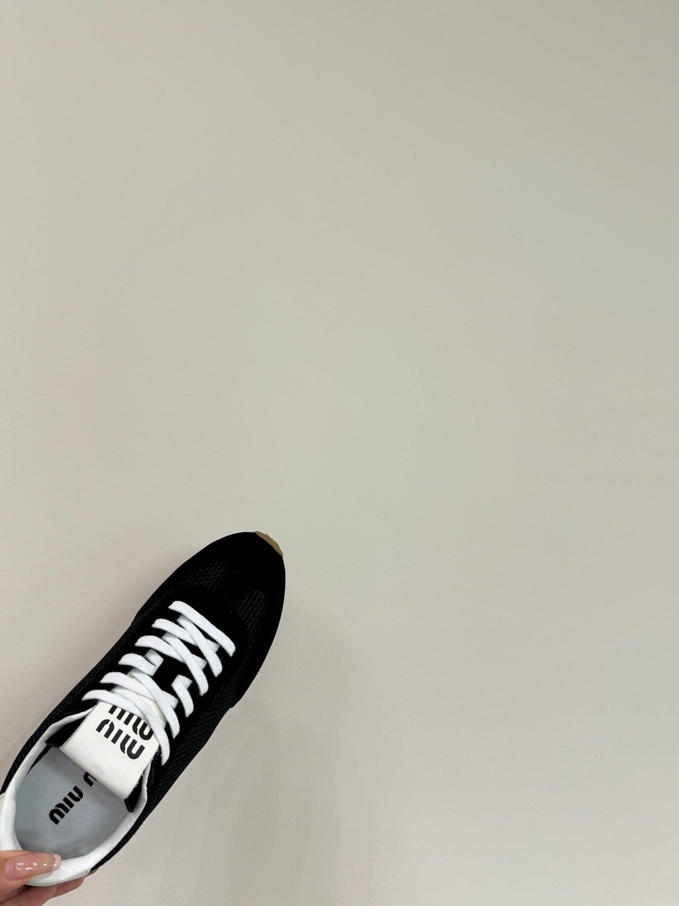 RETRO SNEAKERS IN BLACK MESH AND SUEDE