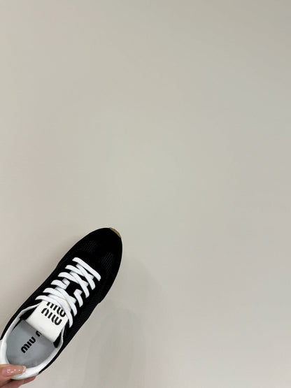 RETRO SNEAKERS IN BLACK MESH AND SUEDE