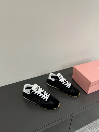 RETRO SNEAKERS IN BLACK MESH AND SUEDE