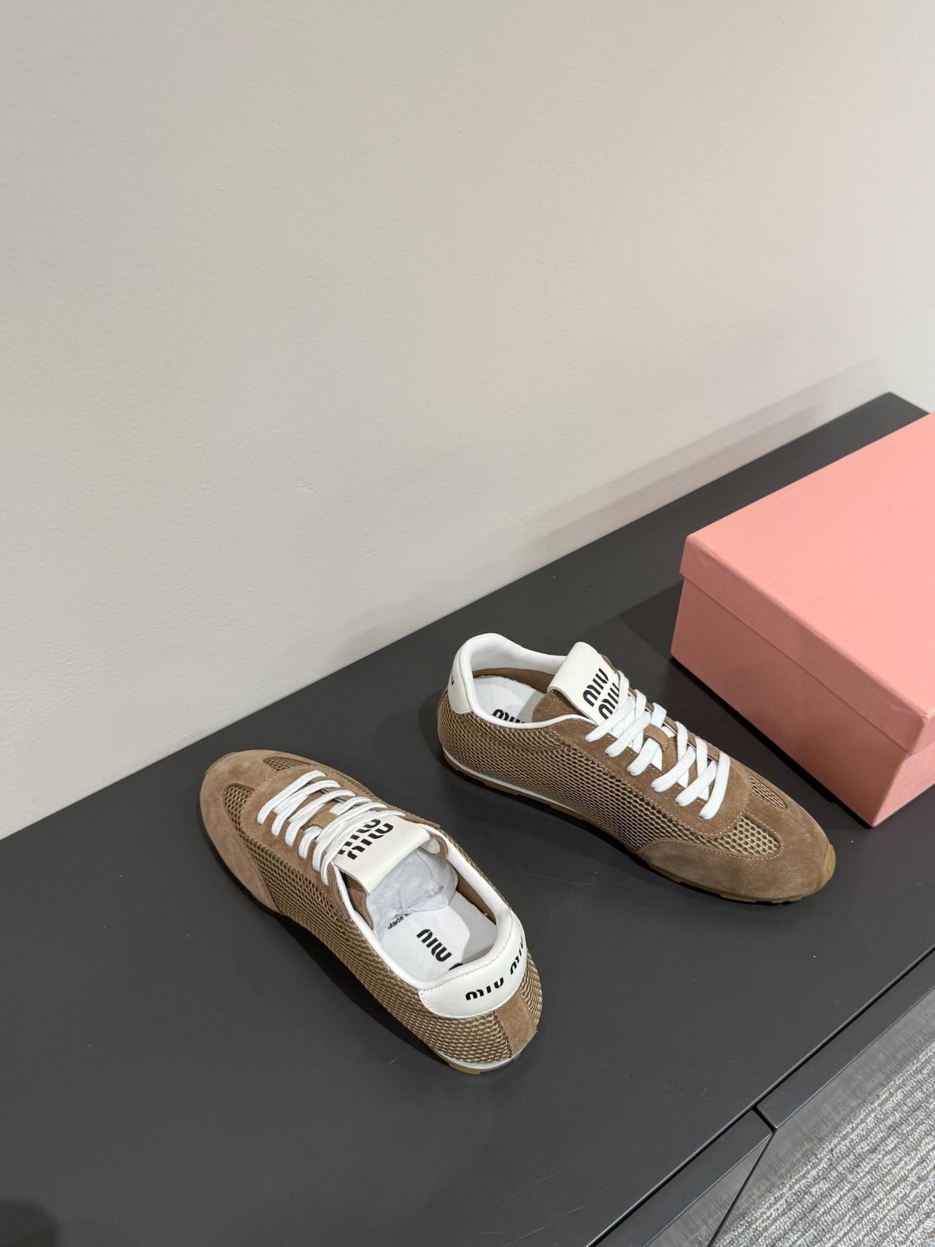 RETRO SNEAKERS IN COFFEE BROWN MESH AND SUEDE