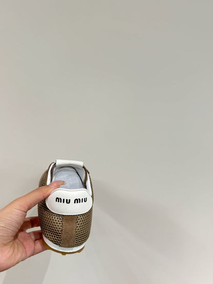 RETRO SNEAKERS IN COFFEE BROWN MESH AND SUEDE