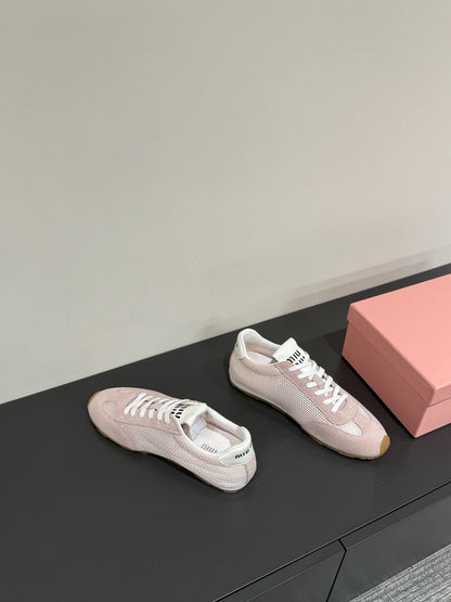 RETRO SNEAKERS IN PASTEL PINK MESH AND SUEDE