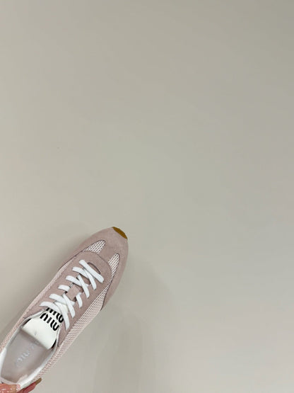 RETRO SNEAKERS IN PASTEL PINK MESH AND SUEDE