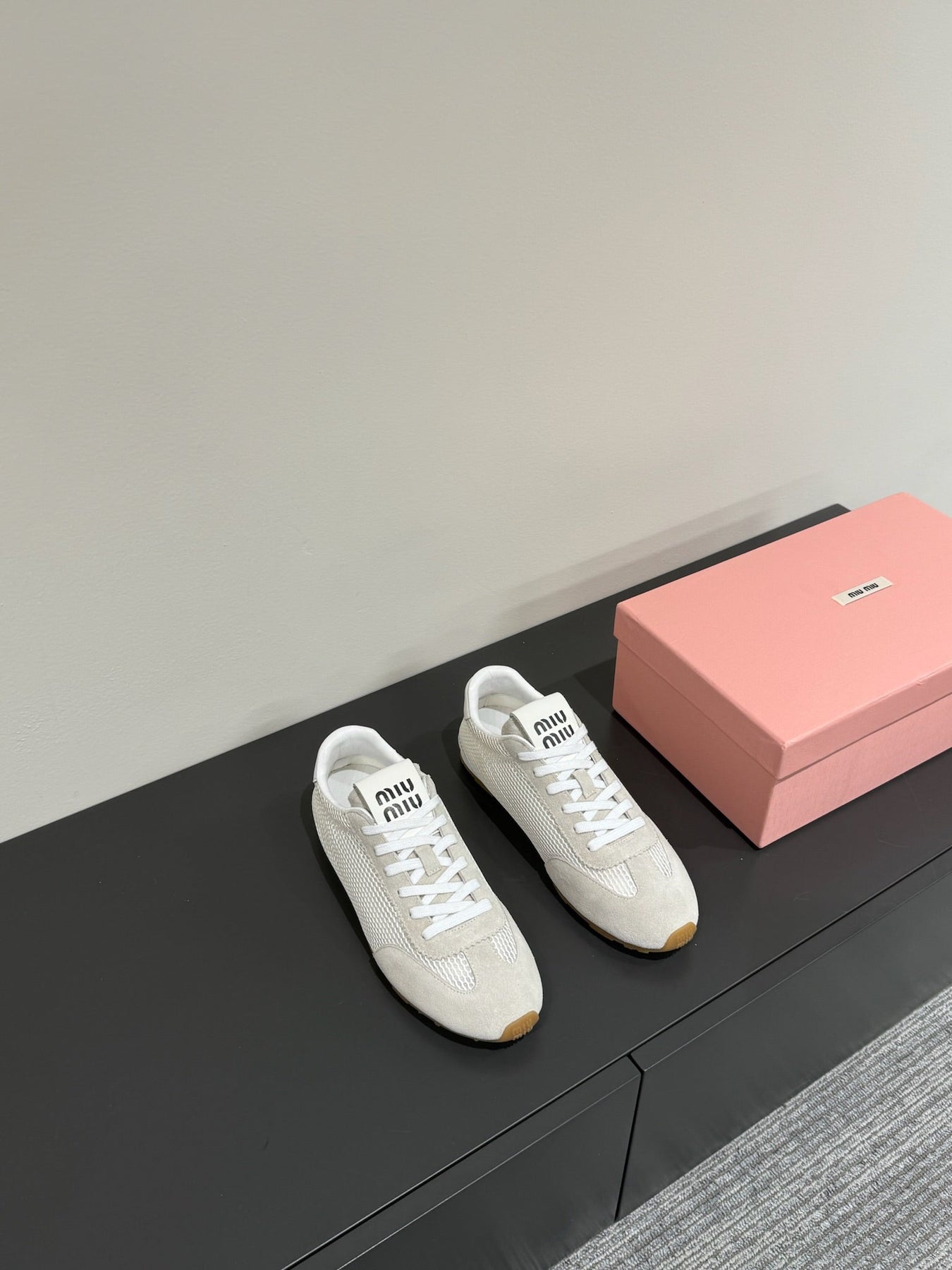 RETRO SNEAKERS IN BEIGE MESH AND SUEDE